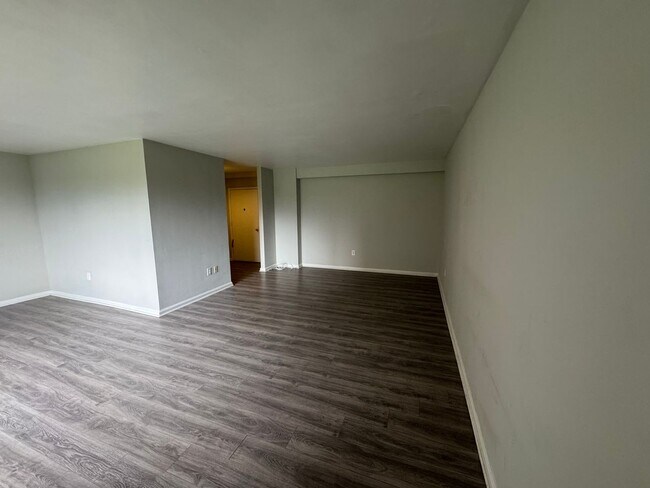 Foto del edificio - Beautiful 2-Bedroom 2-Bathroom 1st Floor Gold Coast Condo