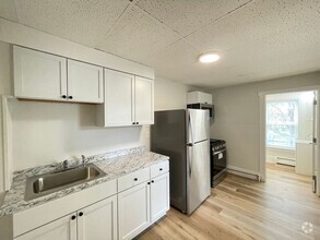 Building Photo - 53 Pennacook St