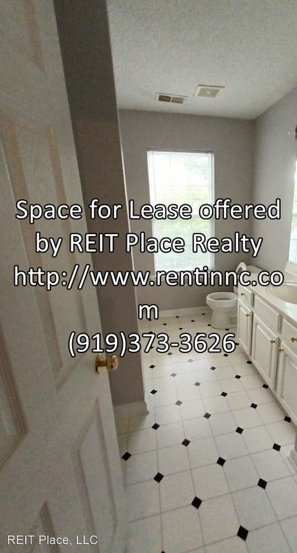 Foto del edificio - 3 br, 2.5 bath House - 1023 Lake Moraine Pl.