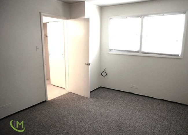 Foto del edificio - 9612 IVANHOE Ave