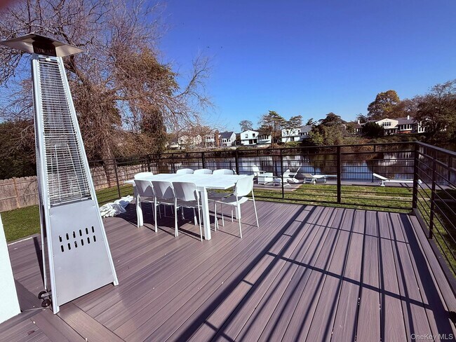 Foto del edificio - 640 Derby Ave