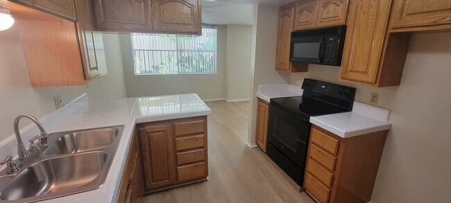 Foto del edificio - 4739 Willis Ave