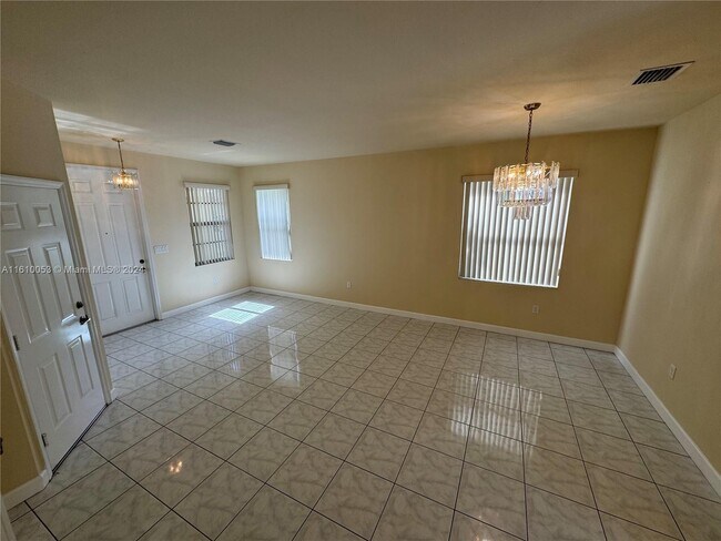 Foto del edificio - 3312 W 91st Terrace