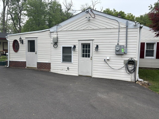 Building Photo - 203 Brookside Drive