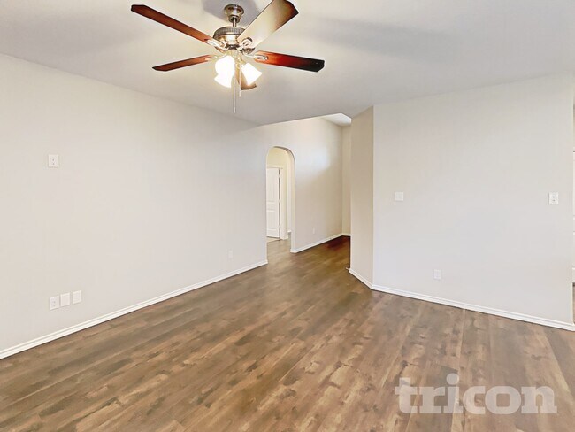 Foto del edificio - 2716 Gains Mill Dr