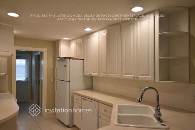 Foto del edificio - 3199 E Community Dr