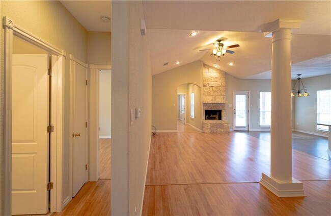 Building Photo - 412 Cargill Dr