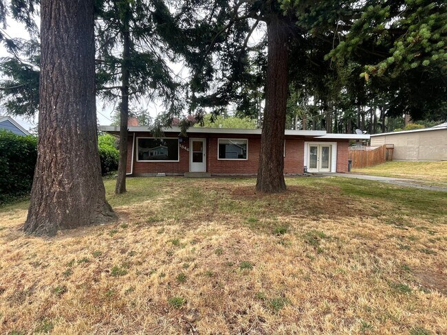 Foto del edificio - --APPLICATION PENDING--   Comfortable and well-located, this 3-bedroom, 1.5-bath single-family ho...