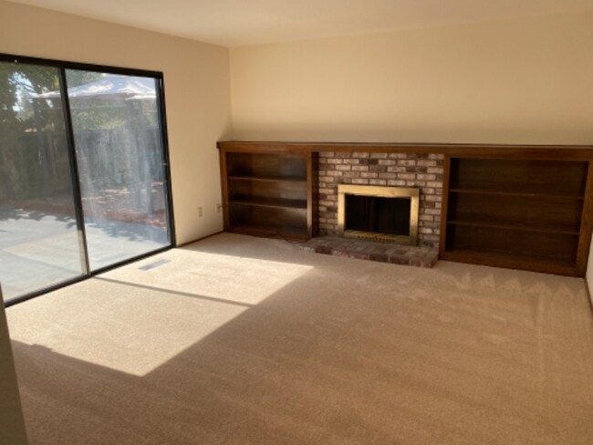 Building Photo - 1640 Foothill Pl