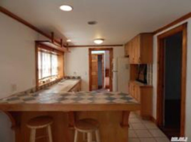 Building Photo - 499 Montauk Hwy