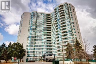 Building Photo - 7250 Yonge St