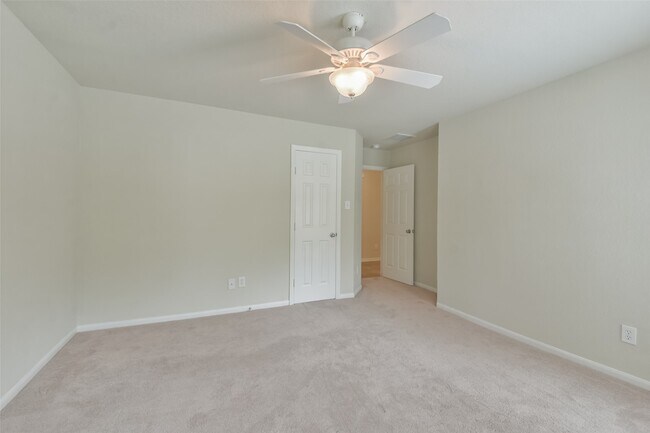 Foto del edificio - 42 Prairie Oak Dr