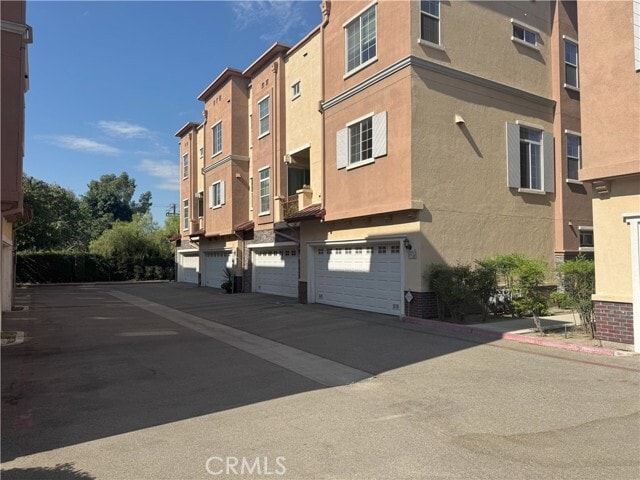 Building Photo - 13639 Foster Ave