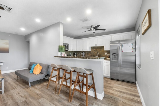 Building Photo - 126 Sparrow Dr