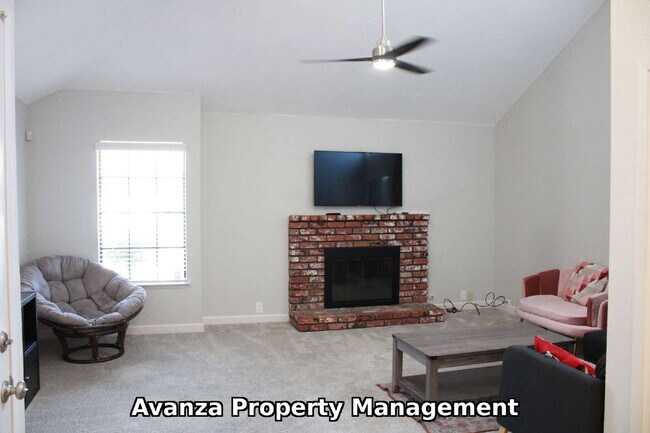 Foto del edificio - Home for Rent 2 Bed/2 Bath - 1,133 Sq Ft. Rent: $1,995/month Deposit: $2,992.5