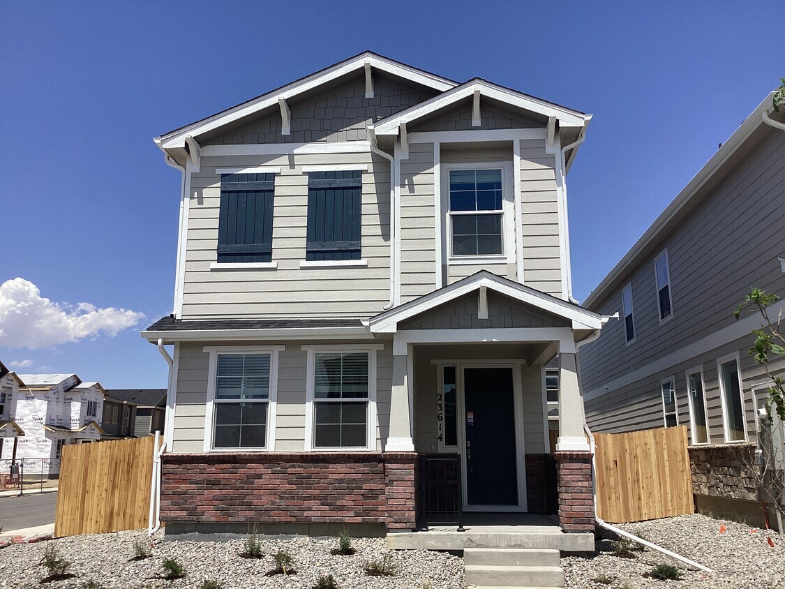 Foto principal - 23584 E 2nd Pl