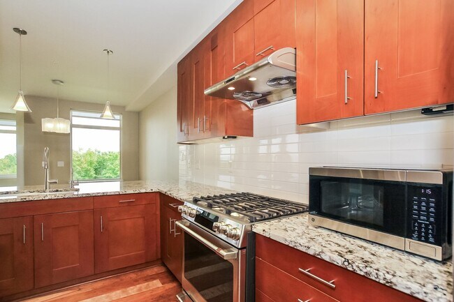 Foto del edificio - Newer 2 bed 2 bath Edmonds Condo, $4000/mo.