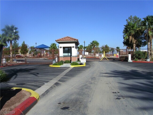 Building Photo - 1158 Safari Creek Dr