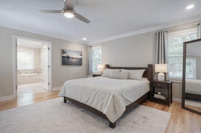 Foto del edificio - 6705 Fleetwood Dr