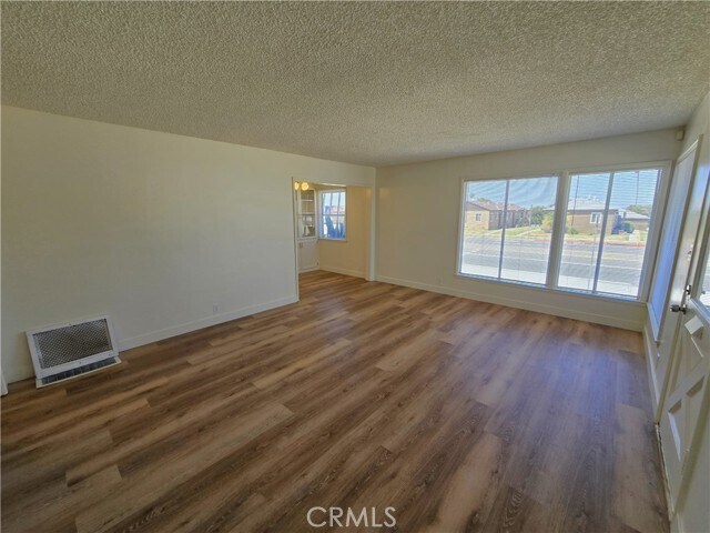 Foto del edificio - 1758 W 110th St