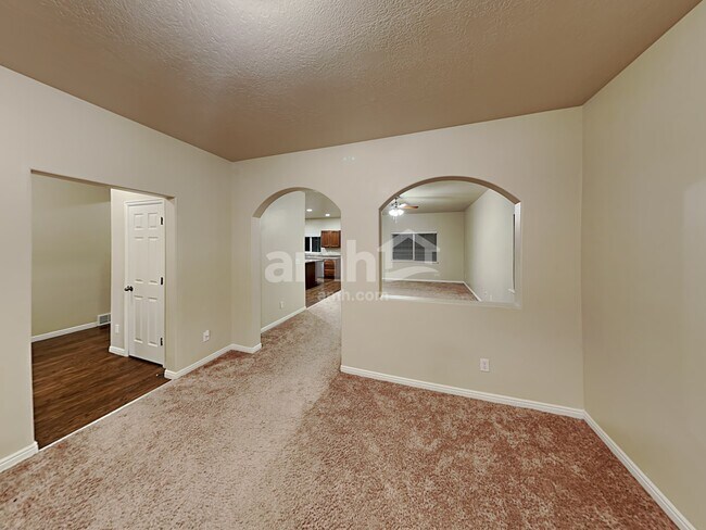 Foto del edificio - 294 Rocky Creek Way