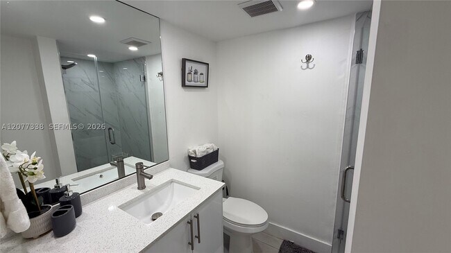 Building Photo - 5600 Collins Ave
