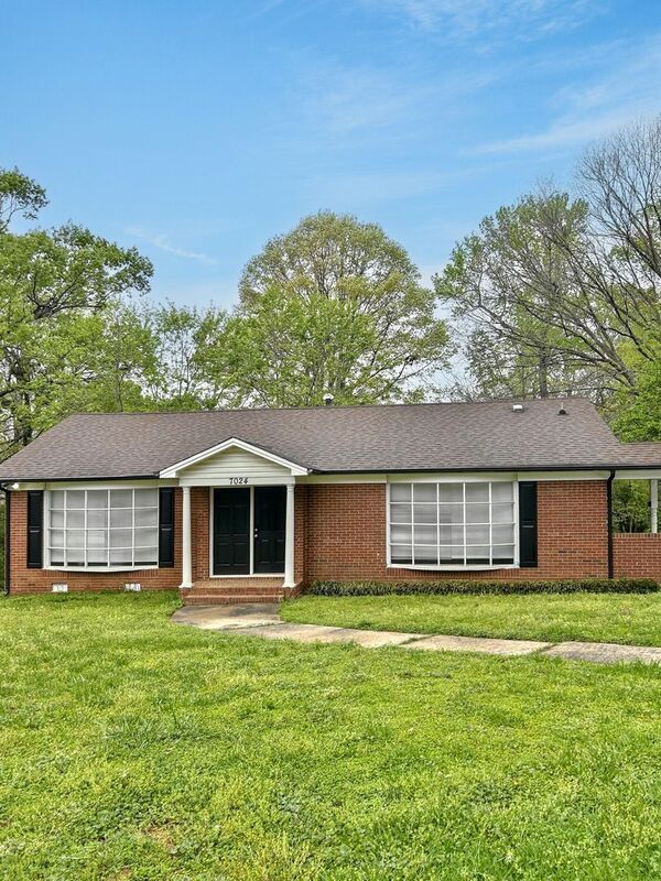 Primary Photo - 7024 Flintrock Rd