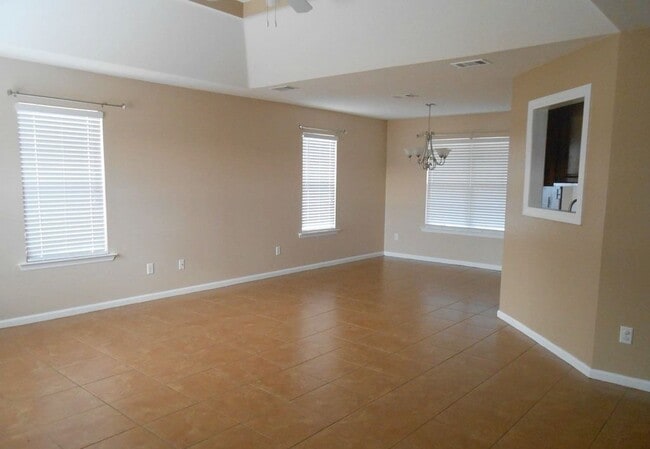Foto del edificio - Charming 3BR/2BA Rental Home near Moody AFB with Spacious Interior and Private Backyard Oasis wit...