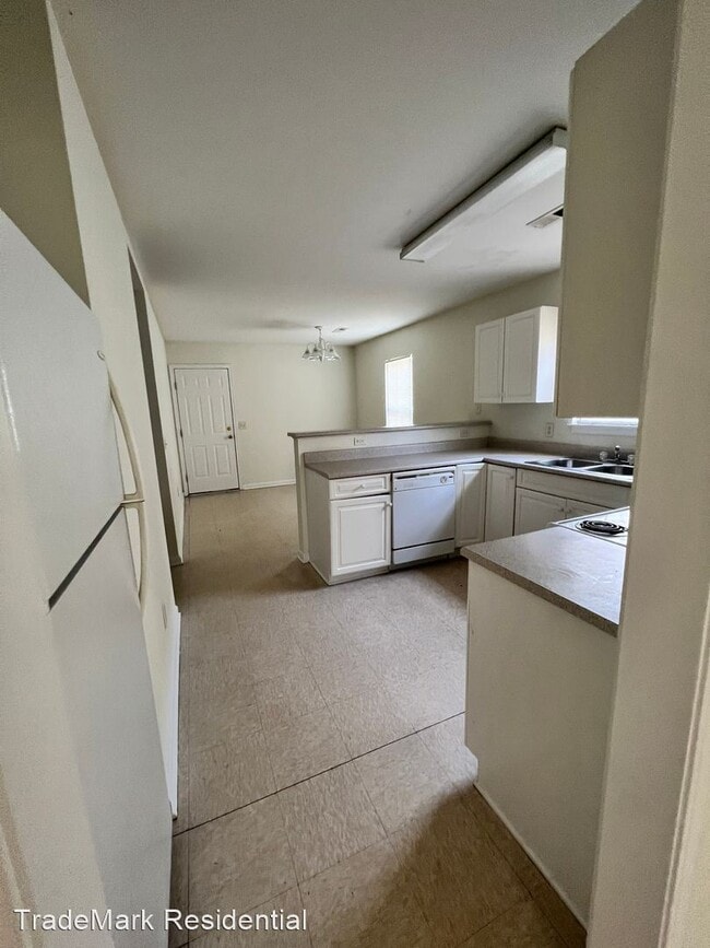 Building Photo - 3 br, 2 bath House - 223 CHARTER DRIVE