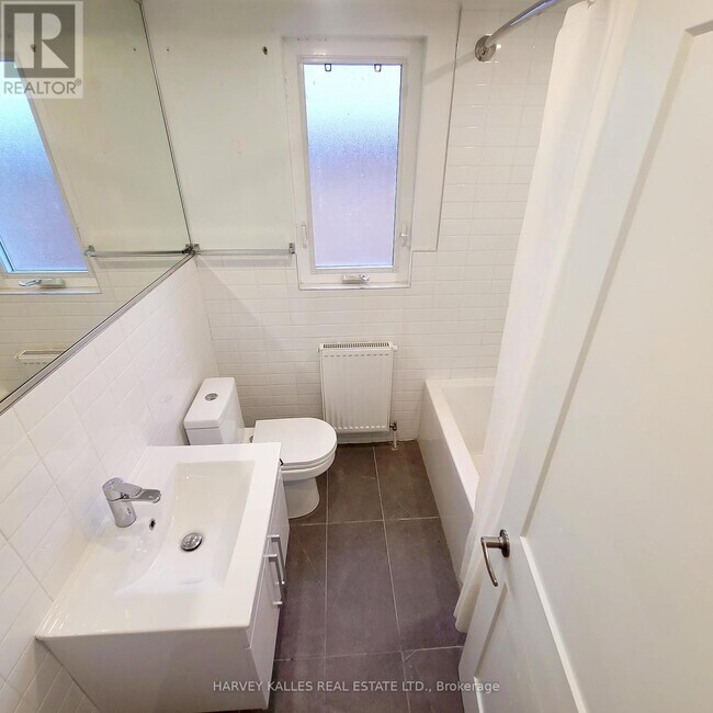 Photo du bâtiment - 521 Browns Line