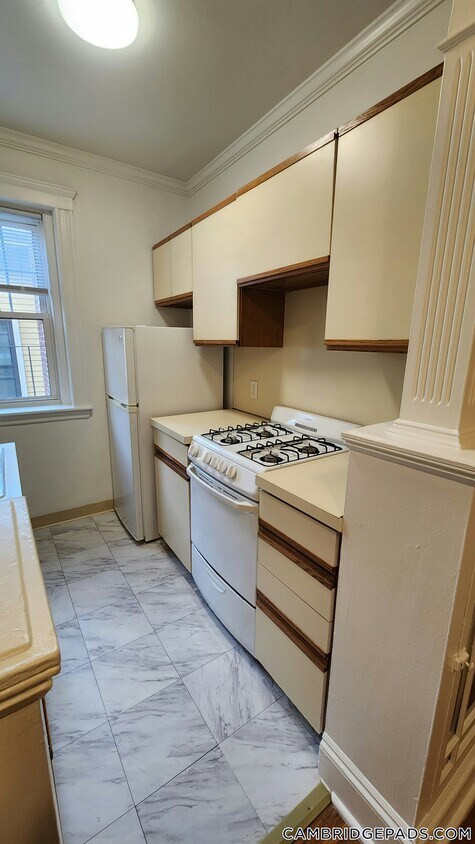 Primary Photo - 21 Wendell St