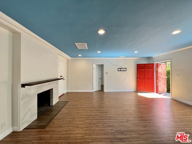 Building Photo - 3393 Barham Blvd