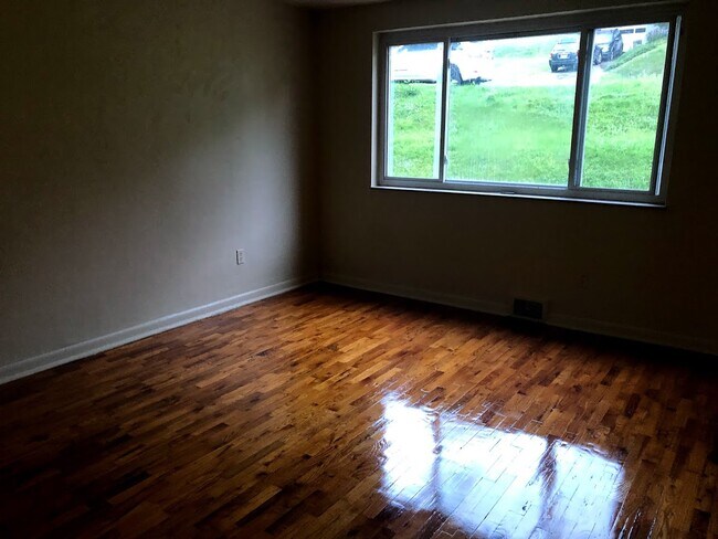 Foto del edificio - 10201 Clair Ave