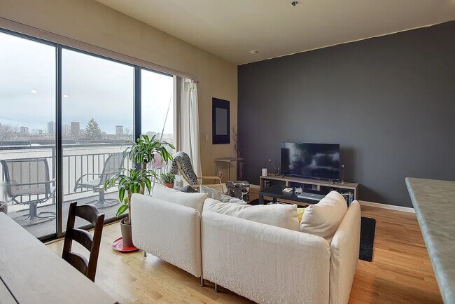 Foto del edificio - 1924 N Hubbard St