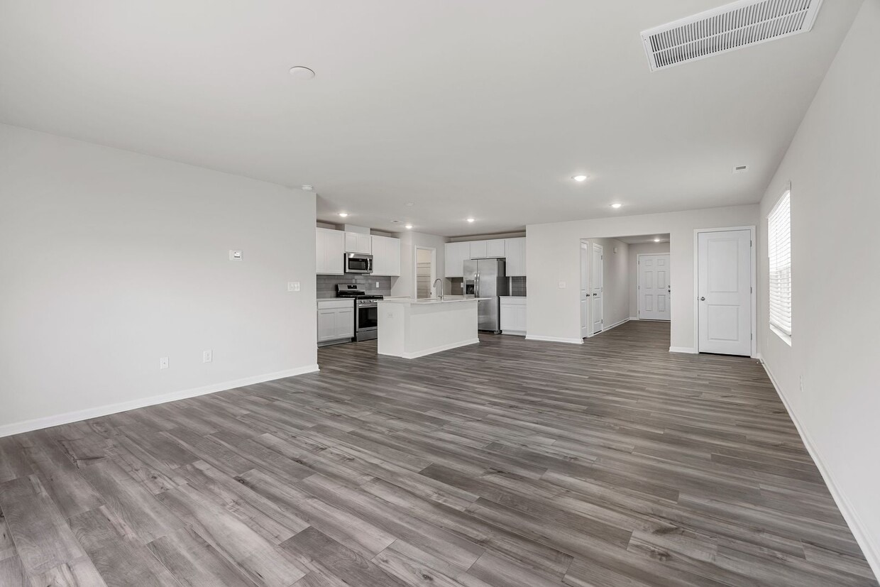 Foto principal - New constructed 5 bed 3 Bath Inman SC