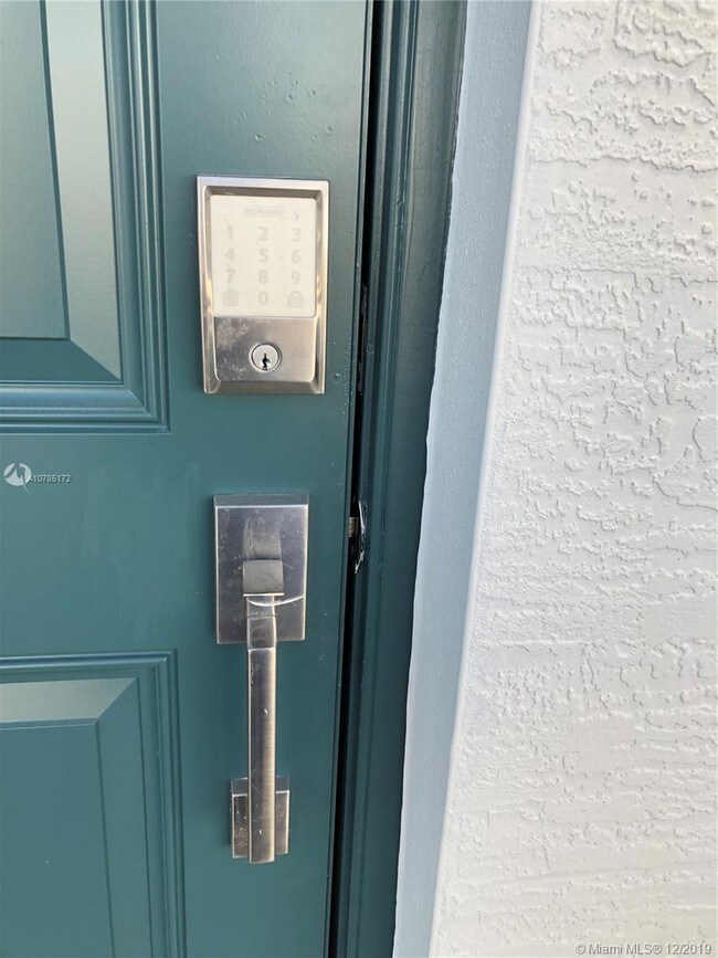 Foto del edificio - 1631 SW 29th St