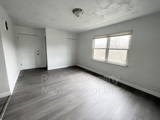 Building Photo - 1737 Grand Ave