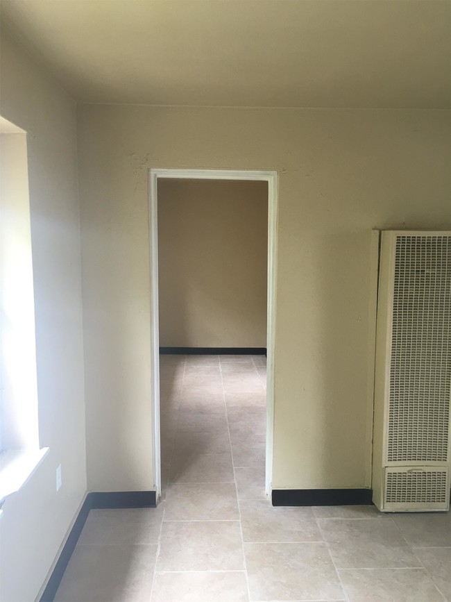 Foto del edificio - 3317 S Robinson Ave