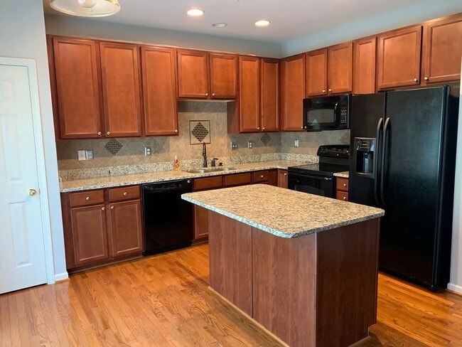 Building Photo - 7591 Cherrybark Oak Ln