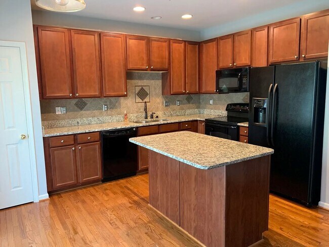 Foto del edificio - 7591 Cherrybark Oak Ln