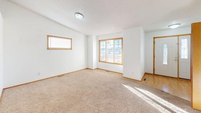 Building Photo - 3029 Stonewall Dr