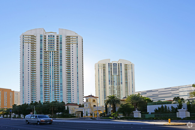 Building Photo - Turnberry Place