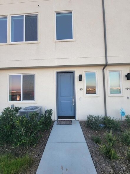 Primary Photo - 1655 Sandbanks Dr