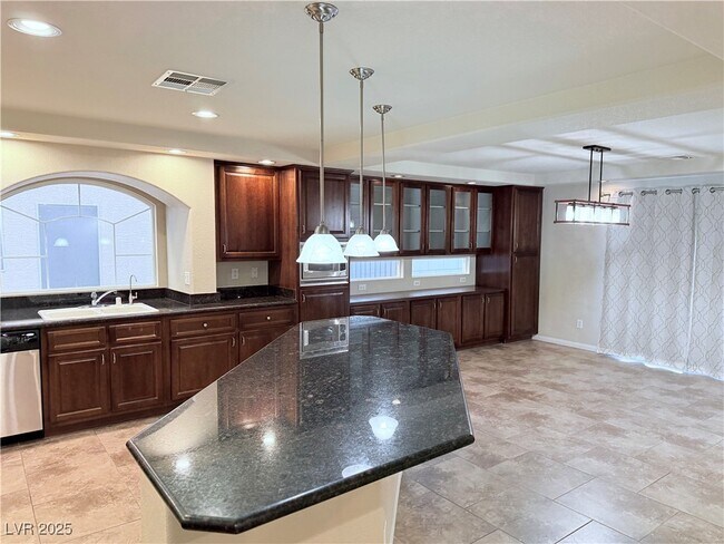 Foto del edificio - 1137 Sax Fifth Ave