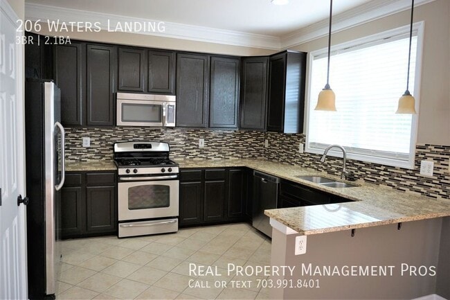 Building Photo - 206 Waters Landing
