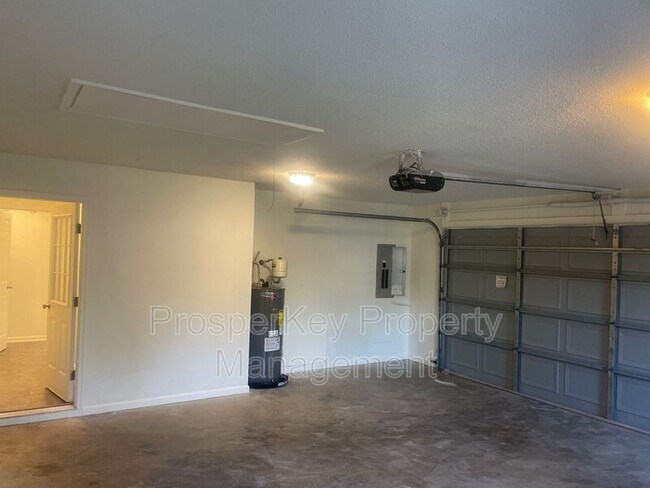 Foto del edificio - 207 Timber Ridge Dr