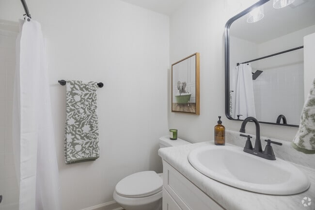 2BR, 1.5BA - 927SF - Primary Bathroom - Mulberry Pond