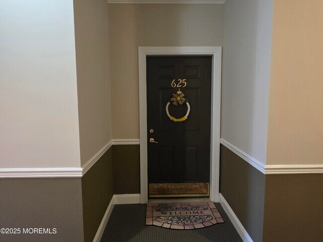 Foto del edificio - 625 Sloan Ct