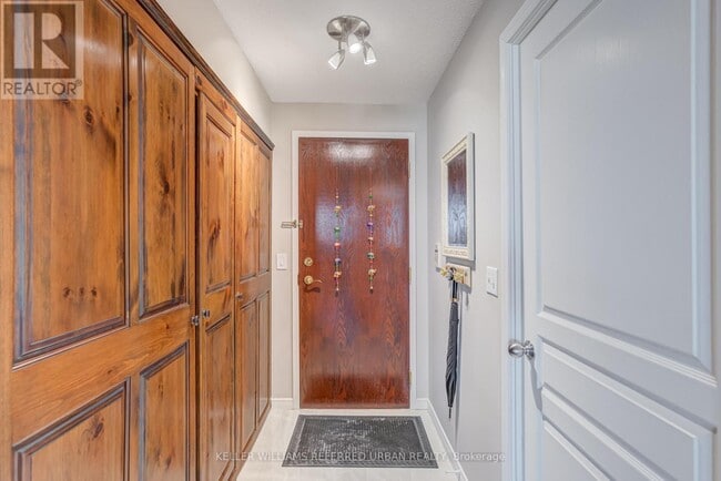 Building Photo - 2585 Erin Centre Blvd