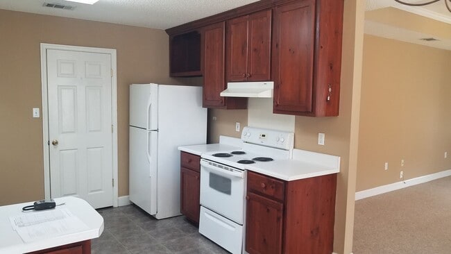 Building Photo - 3 Bedroom/2 Bath home in Valdosta